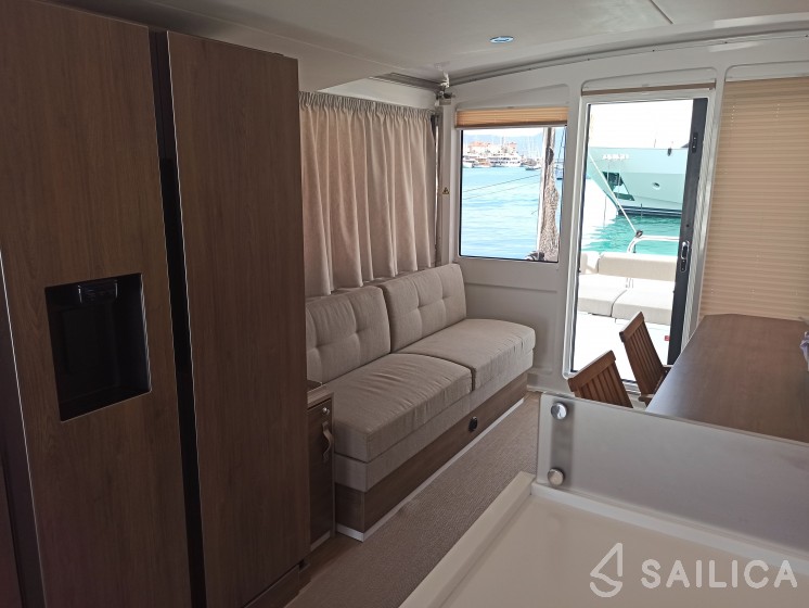 Bali 4.4 - Yacht Charter Sailica