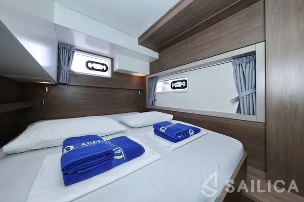 Bali 4.4 - Yacht Charter Sailica