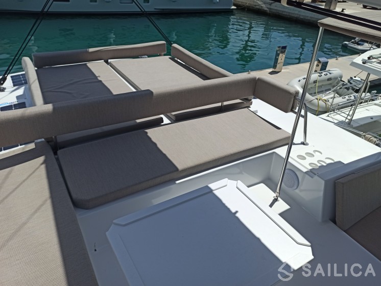 Bali 4.4 - Yacht Charter Sailica