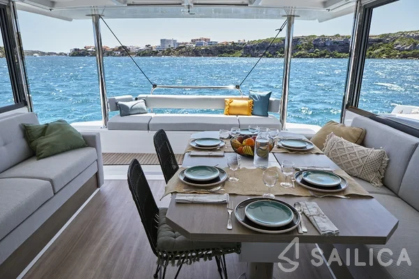 Bali 4.4 - Yacht Charter Sailica