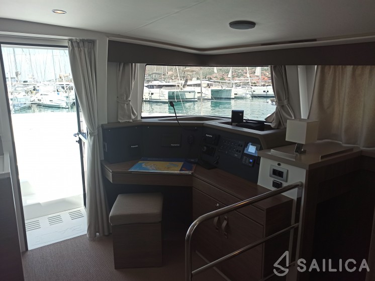 Bali 4.4 - Yacht Charter Sailica