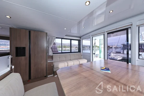 Bali 4.4 - Yacht Charter Sailica