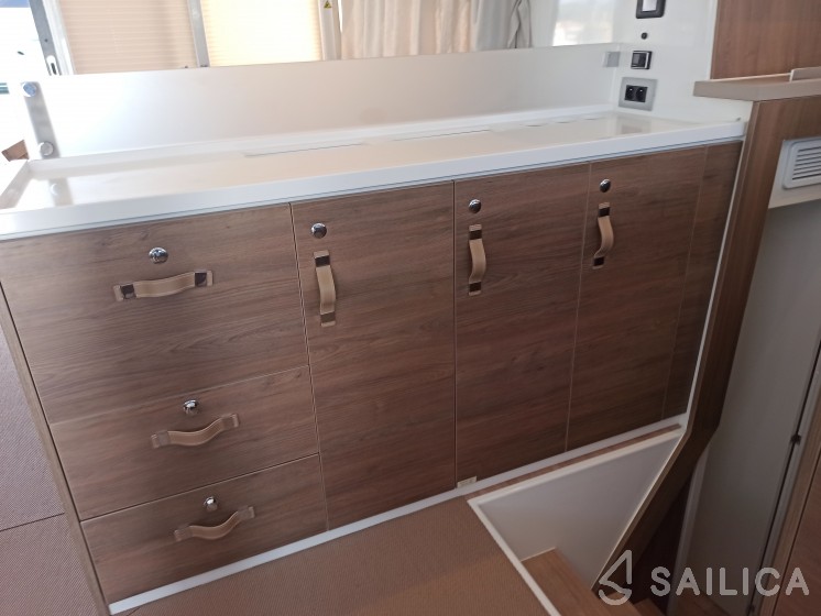 Bali 4.4 - Yacht Charter Sailica