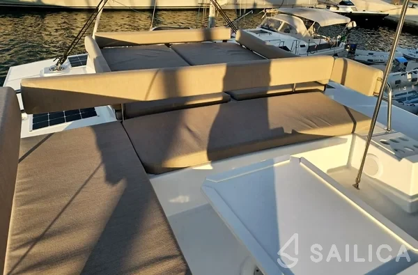 Bali 4.4 - Yacht Charter Sailica