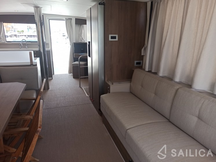 Bali 4.4 - Yacht Charter Sailica