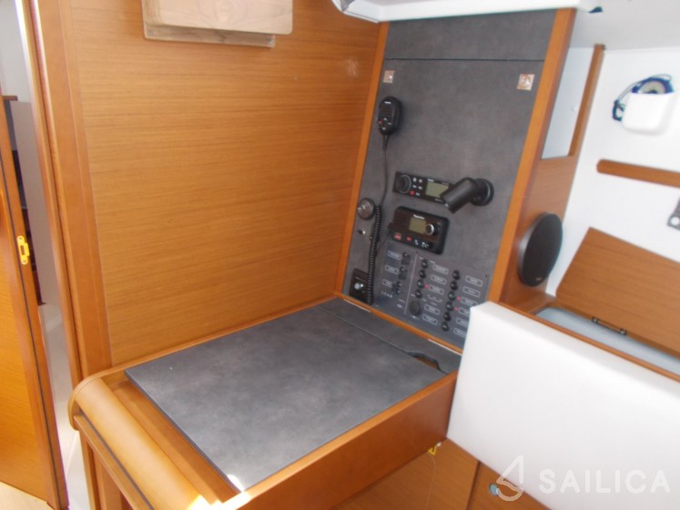 Sun Odyssey 349 - Yacht Charter Sailica