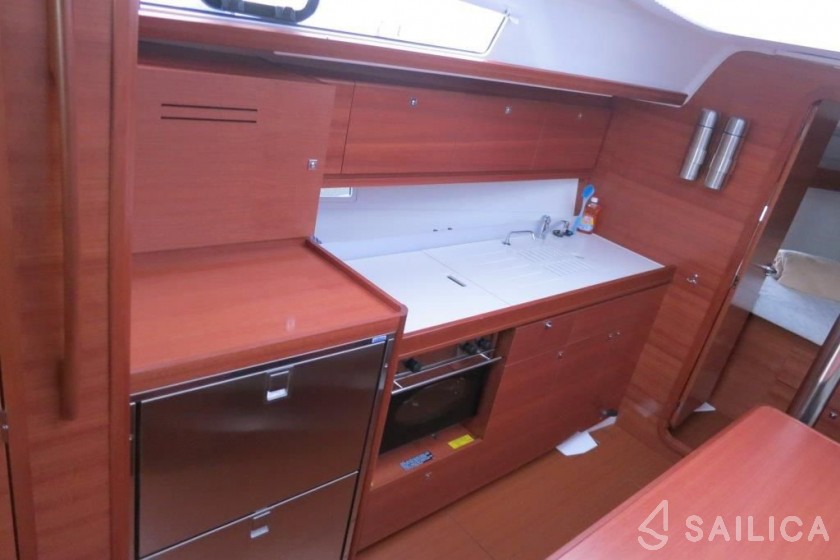Dufour 382 GL - 3 cab. - Yacht Charter Sailica