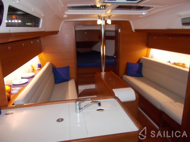 Dufour 350 GL - Yacht Charter Sailica