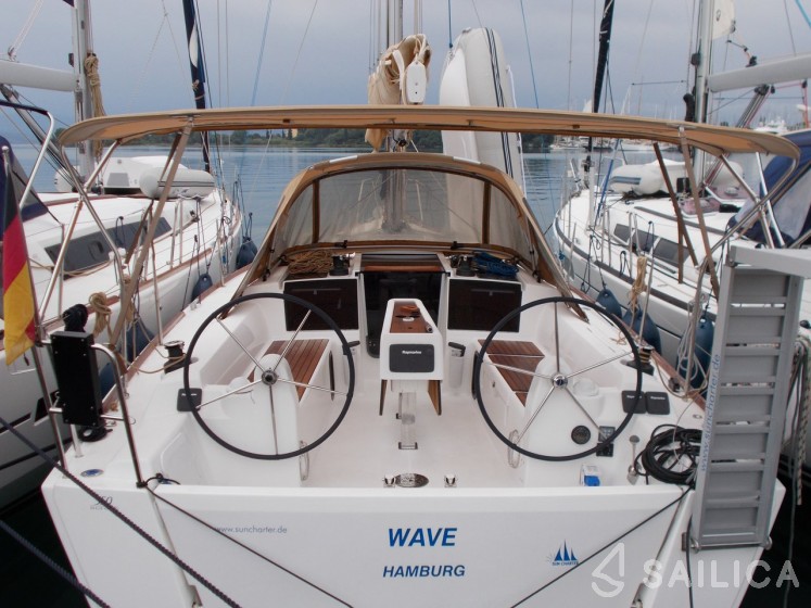 Dufour 350 GL - Yacht Charter Sailica