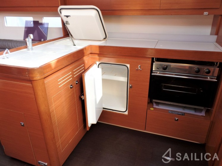 Dufour 412 - Yacht Charter Sailica