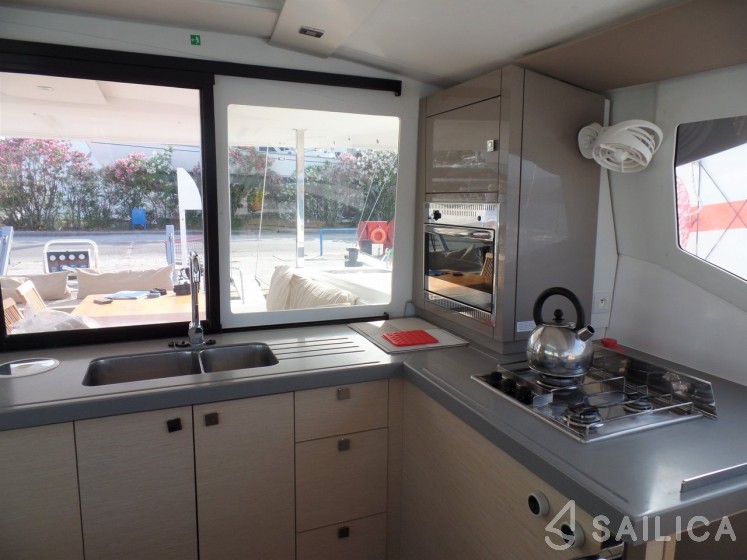 Lucia 40 - Yacht Charter Sailica