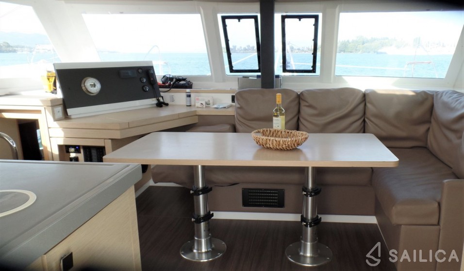 Lucia 40 - Yacht Charter Sailica