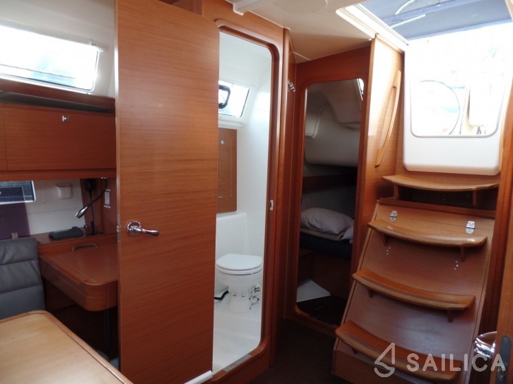 Dufour 382 GL - Yacht Charter Sailica