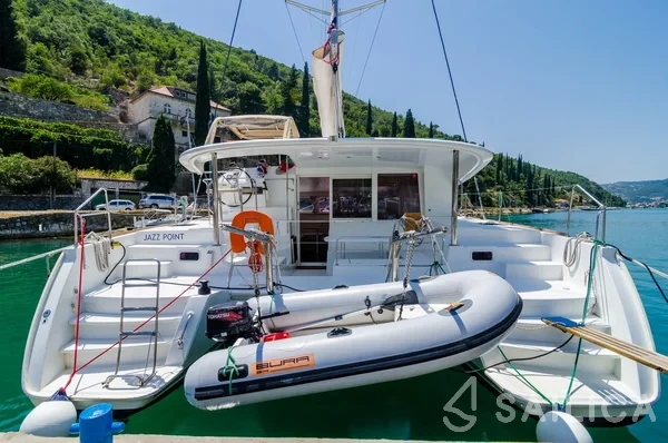 Lagoon 400 - Yacht Charter Sailica