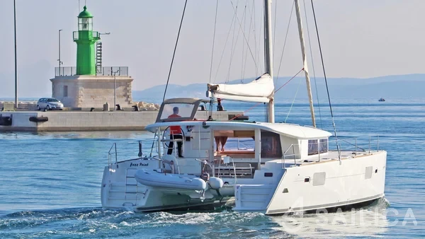 Lagoon 400 - Yacht Charter Sailica