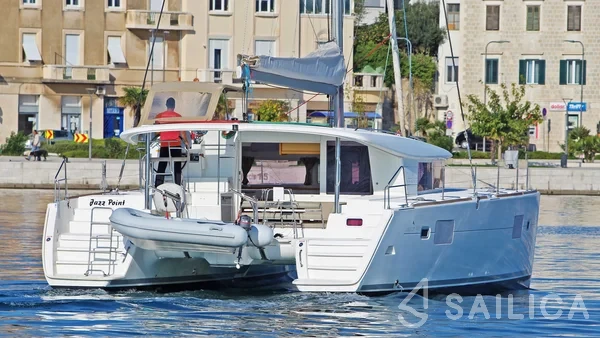 Lagoon 400 - Yacht Charter Sailica