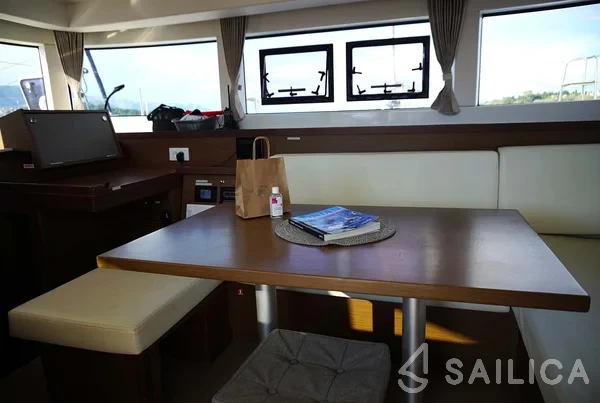 Lagoon 40 - Photo #66 Lagoon 40 - Yacht Charter Sailica