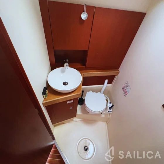 Hanse 415 - Yacht Charter Sailica