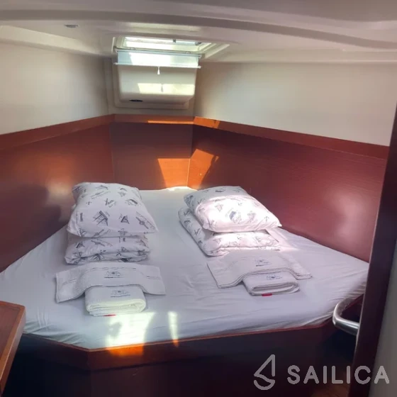 Hanse 415 - Yacht Charter Sailica