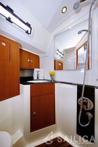 Bavaria 45 Cruiser - Yacht Charter Sailica