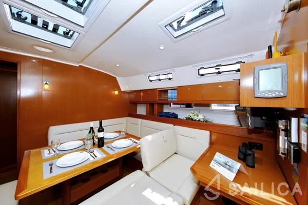 Bavaria 45 Cruiser - Yacht Charter Sailica