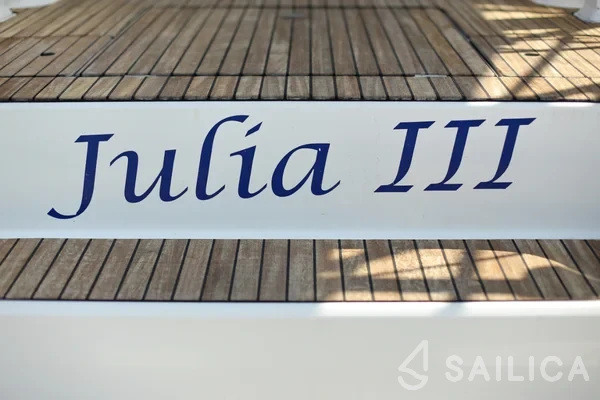 Bavaria 45 Cruiser - Yacht Charter Sailica