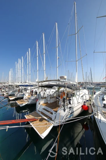 Bavaria 45 Cruiser - Yacht Charter Sailica