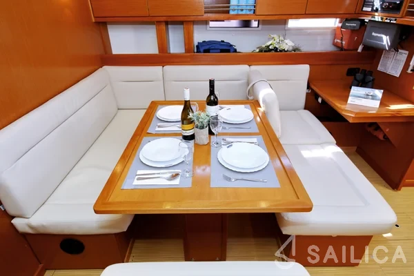 Bavaria 45 Cruiser - Yacht Charter Sailica
