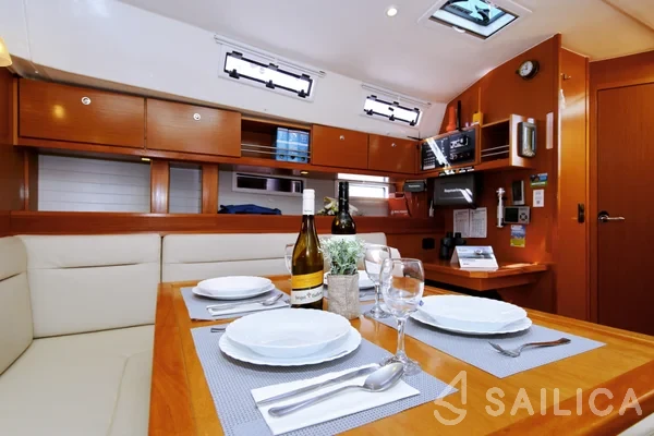 Bavaria 45 Cruiser - Yacht Charter Sailica