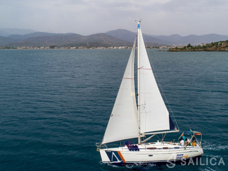 Bavaria 38 Cruiser - Yacht Charter Sailica