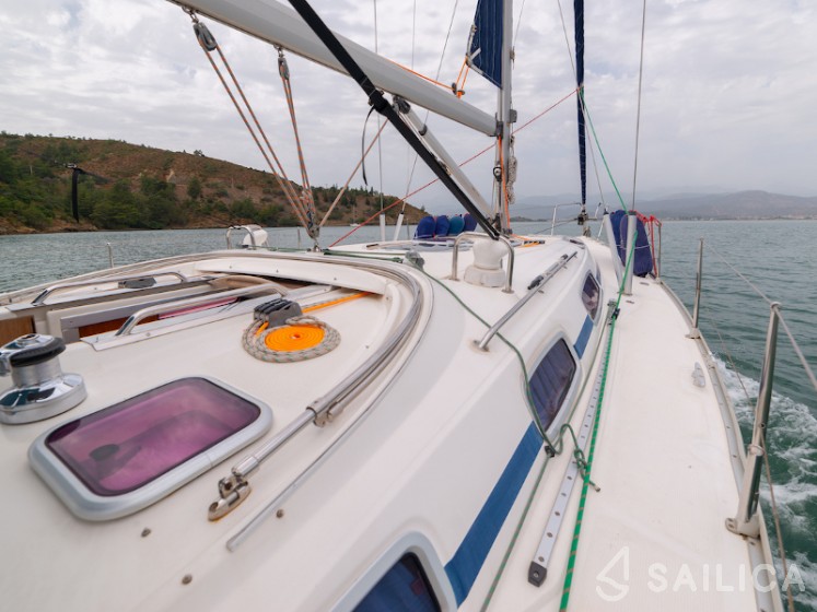 Bavaria 38 Cruiser - Yacht Charter Sailica