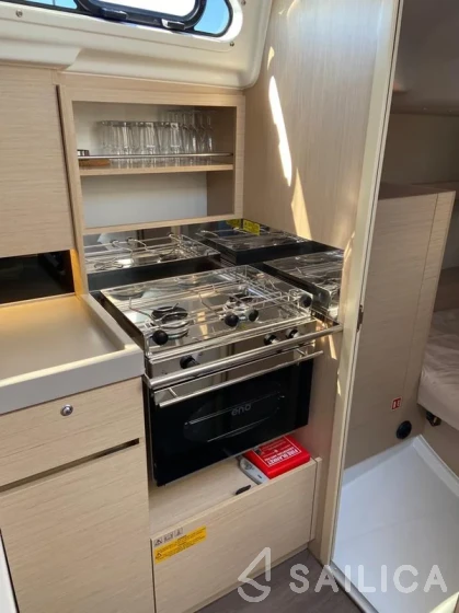 Oceanis 34.1 - Yacht Charter Sailica