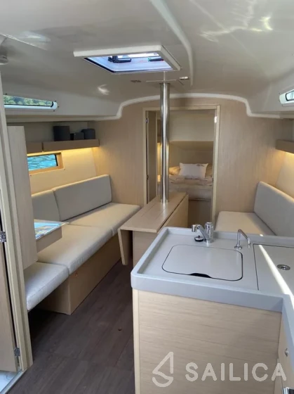 Oceanis 34.1 - Yacht Charter Sailica