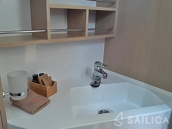 Oceanis 34.1 - Yacht Charter Sailica