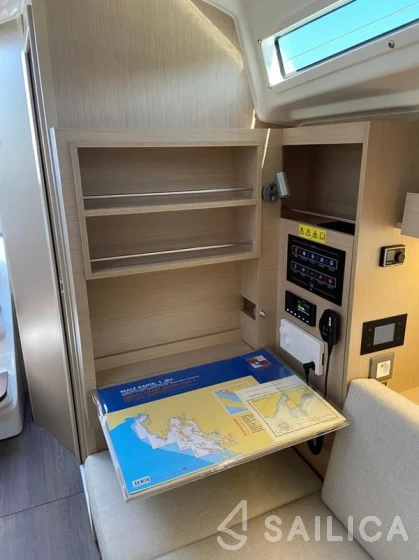 Oceanis 34.1 - Yacht Charter Sailica