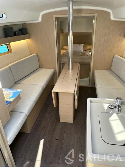 Oceanis 34.1 - Yacht Charter Sailica