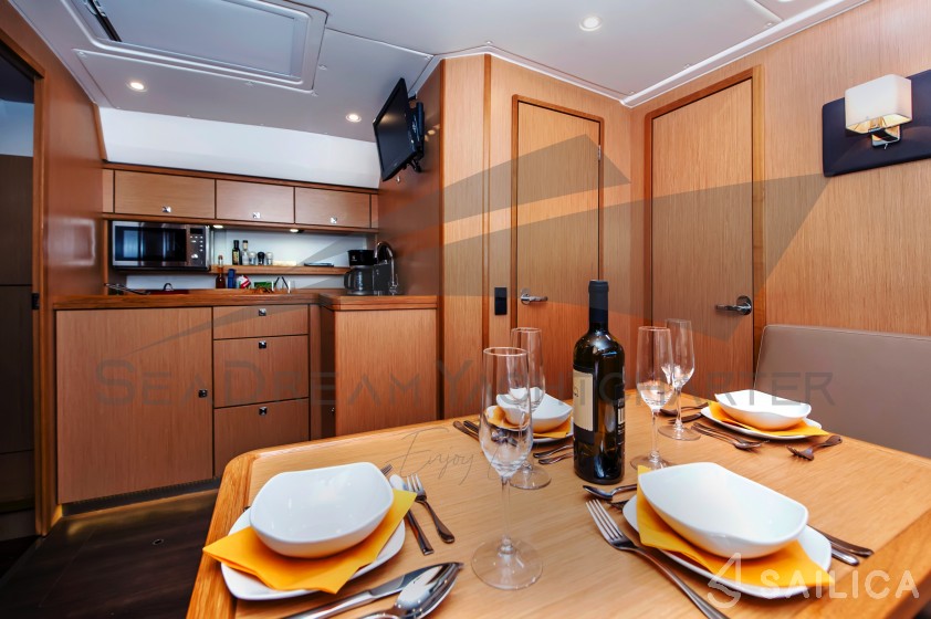 Bavaria Sport 44 - Yacht Charter Sailica