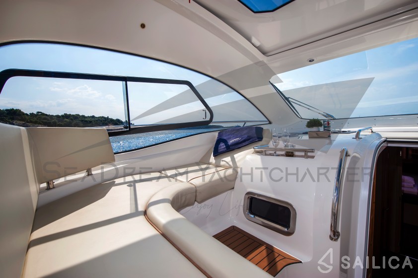 Bavaria Sport 44 - Yacht Charter Sailica
