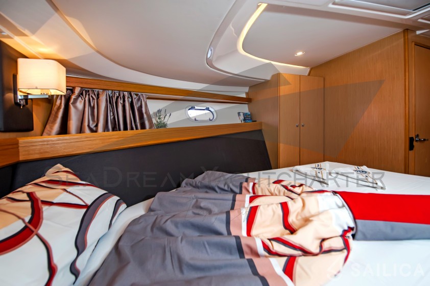 Bavaria Sport 44 - Yacht Charter Sailica