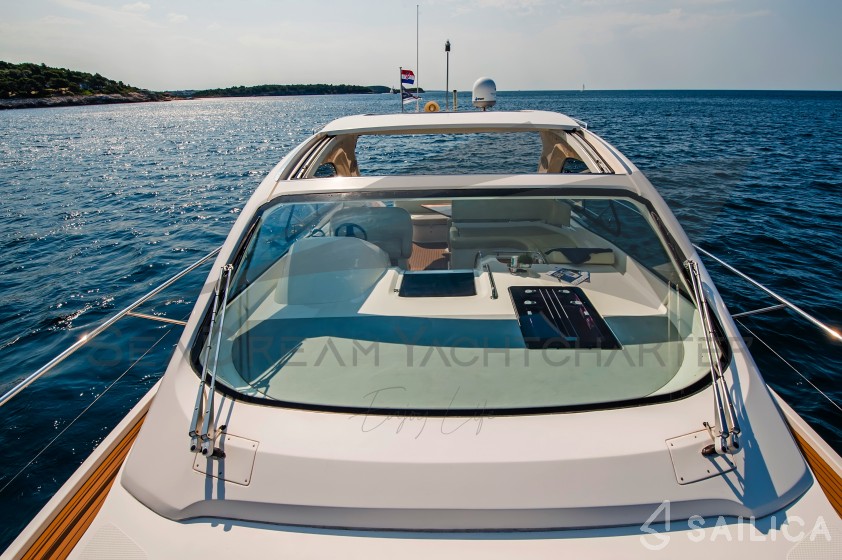 Bavaria Sport 44 - Yacht Charter Sailica