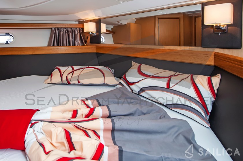 Bavaria Sport 44 - Yacht Charter Sailica