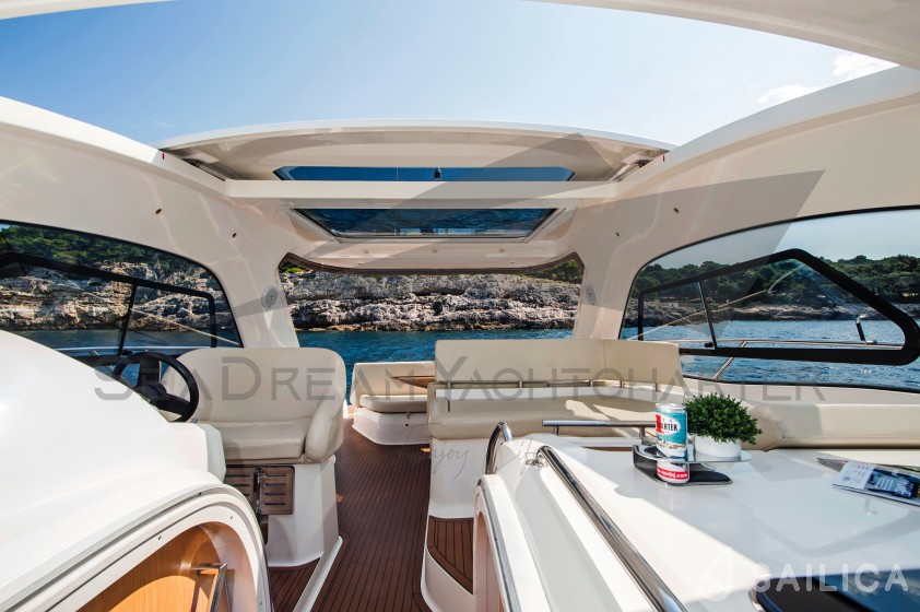 Bavaria Sport 44 - Yacht Charter Sailica