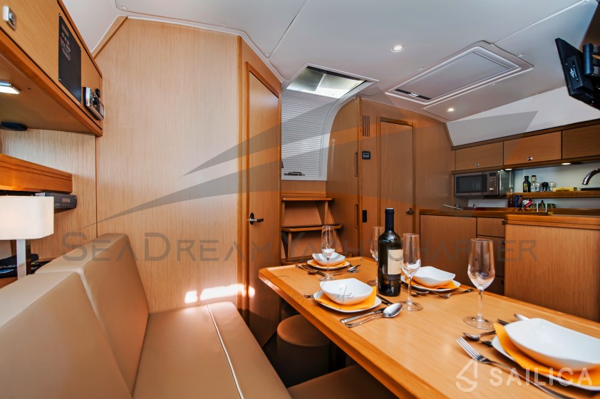 Bavaria Sport 44 - Yacht Charter Sailica