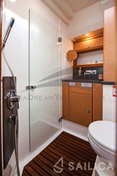 Bavaria Sport 44 - Yacht Charter Sailica