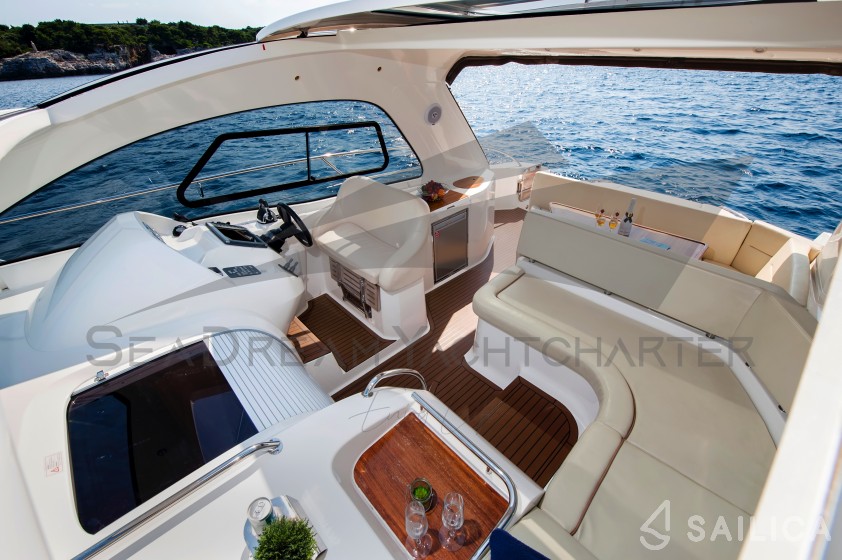 Bavaria Sport 44 - Yacht Charter Sailica