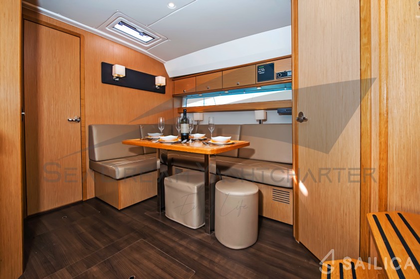 Bavaria Sport 44 - Yacht Charter Sailica
