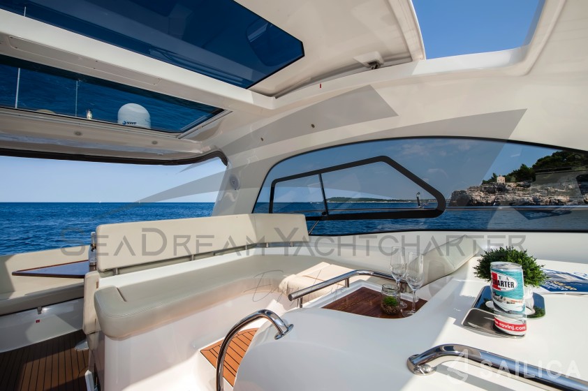 Bavaria Sport 44 - Yacht Charter Sailica