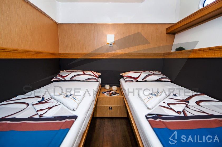 Bavaria Sport 44 - Yacht Charter Sailica