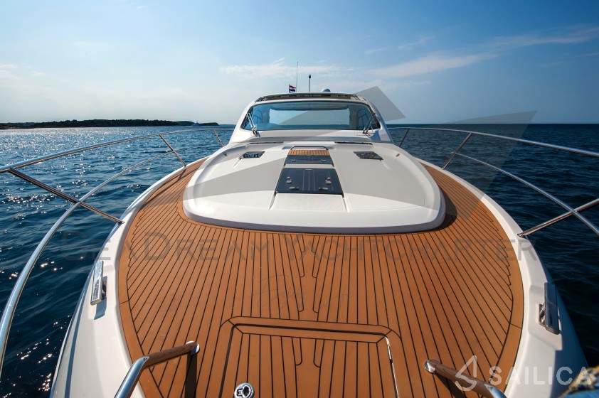 Bavaria Sport 44 - Yacht Charter Sailica