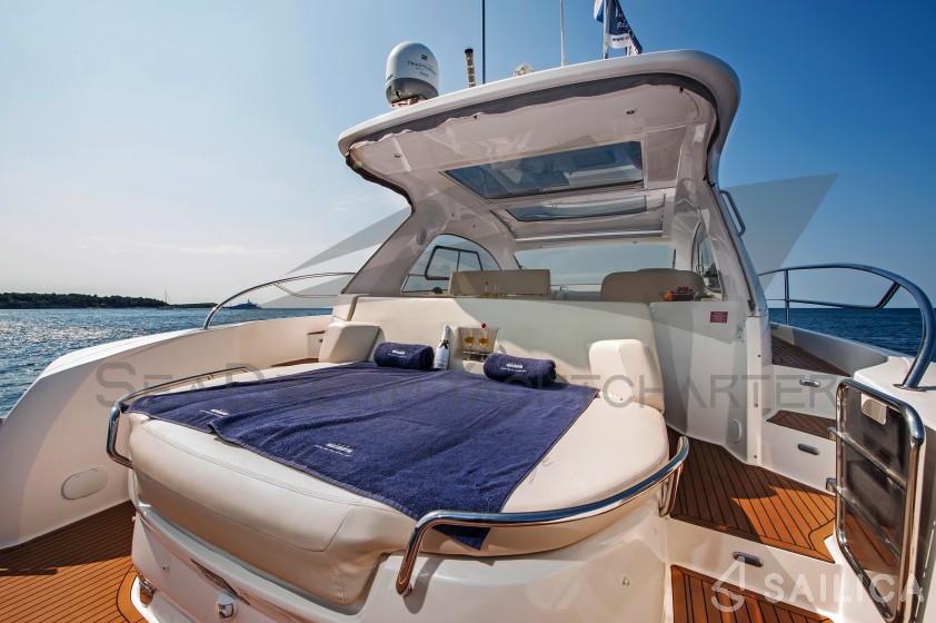 Bavaria Sport 44 - Yacht Charter Sailica